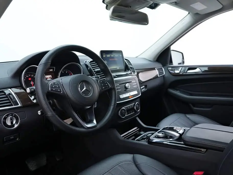 Mercedes-Benz GLS 2018 — Şəkil 8/20