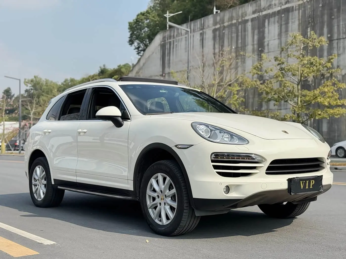Porsche Cayenne 2012 — Photo 11/20