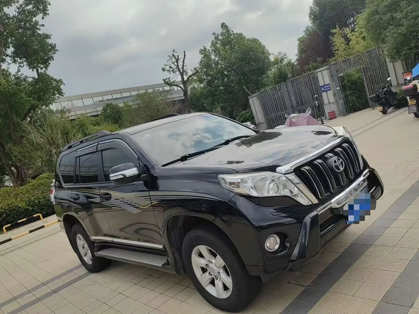 Toyota Prado 2016 — Photo 3/9