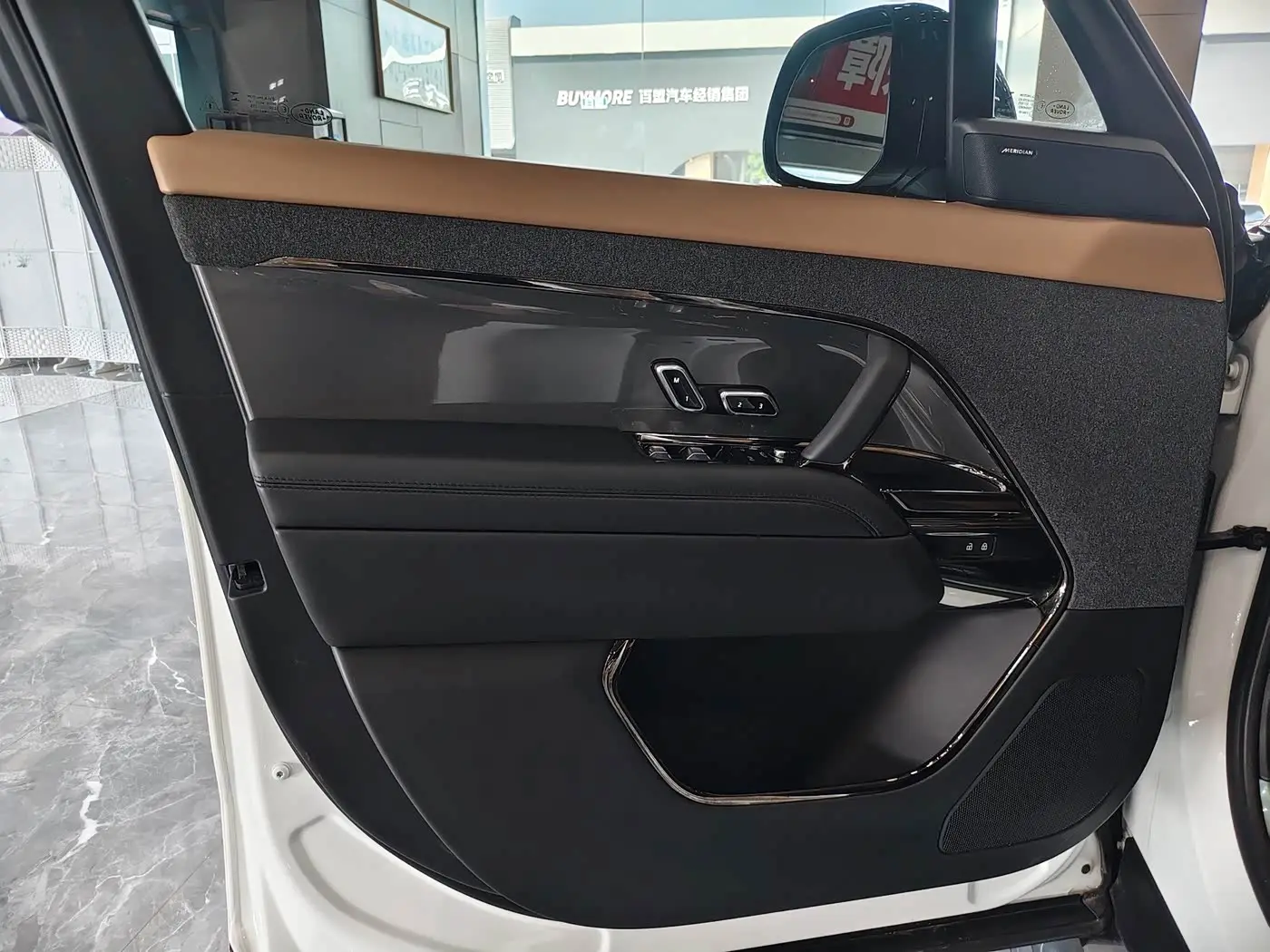 Land Rover Range Rover Sport 2023 — Photo 8/20