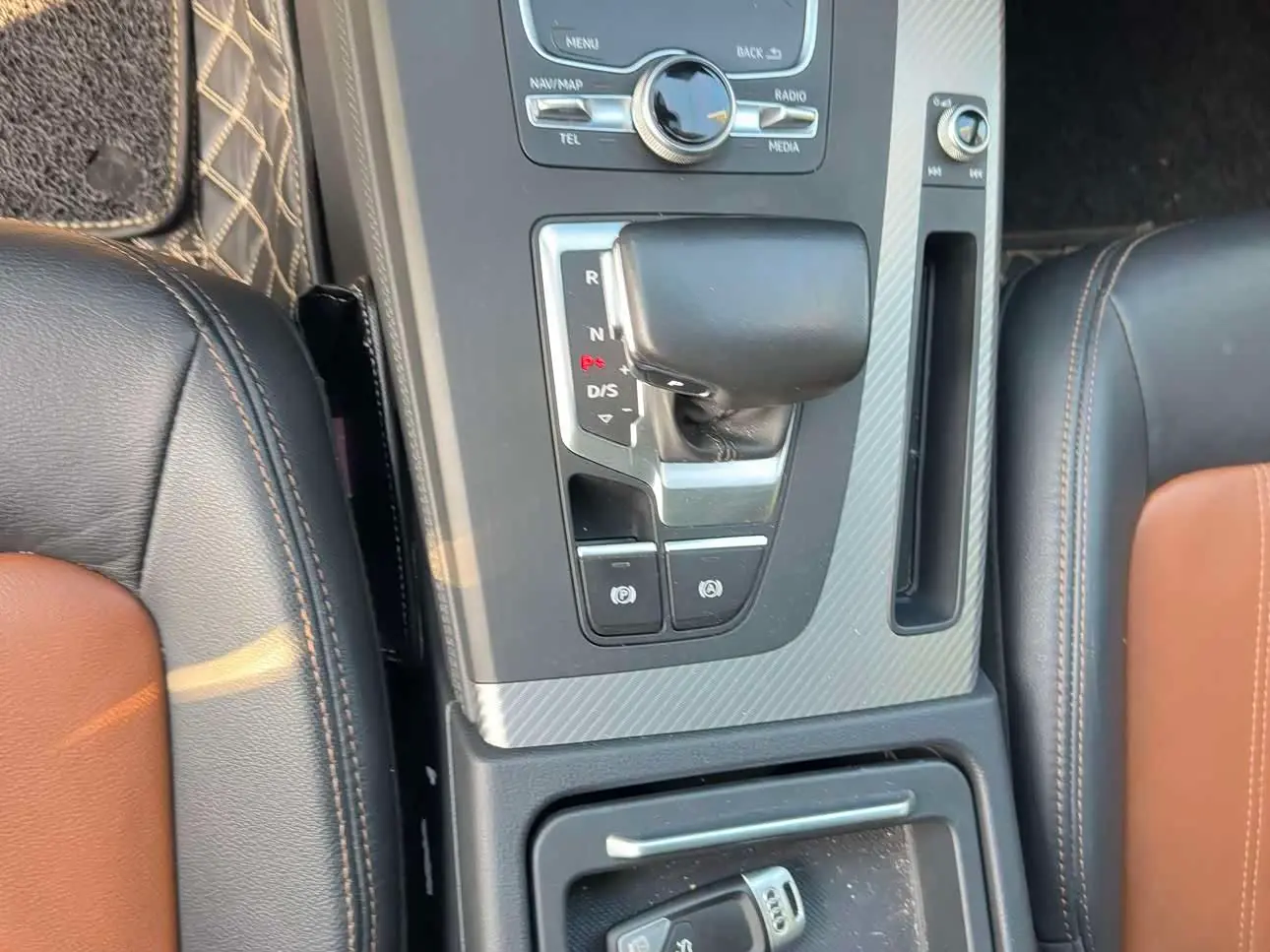Audi Q5L 2020 — Photo 11/14