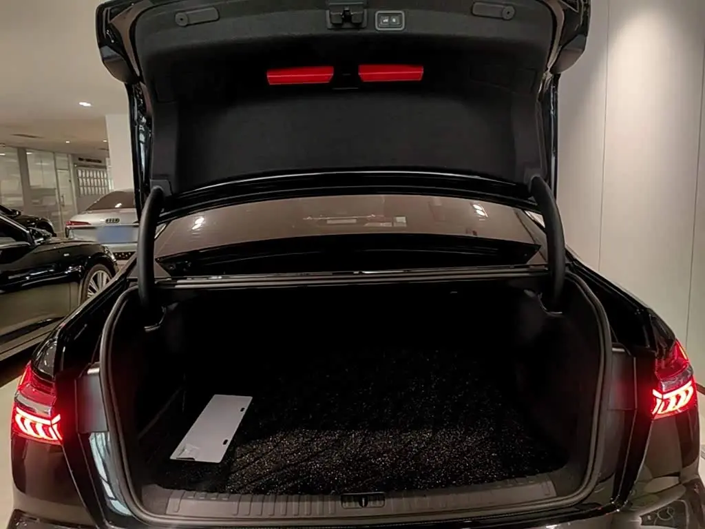 Audi A6L 2024 — Photo 15/20