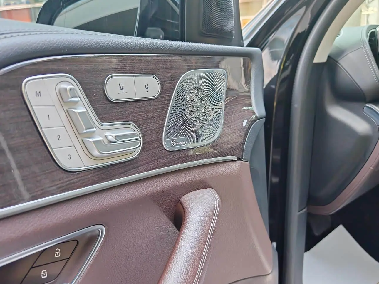 Mercedes-Benz GLS 2021 — Photo 4/18