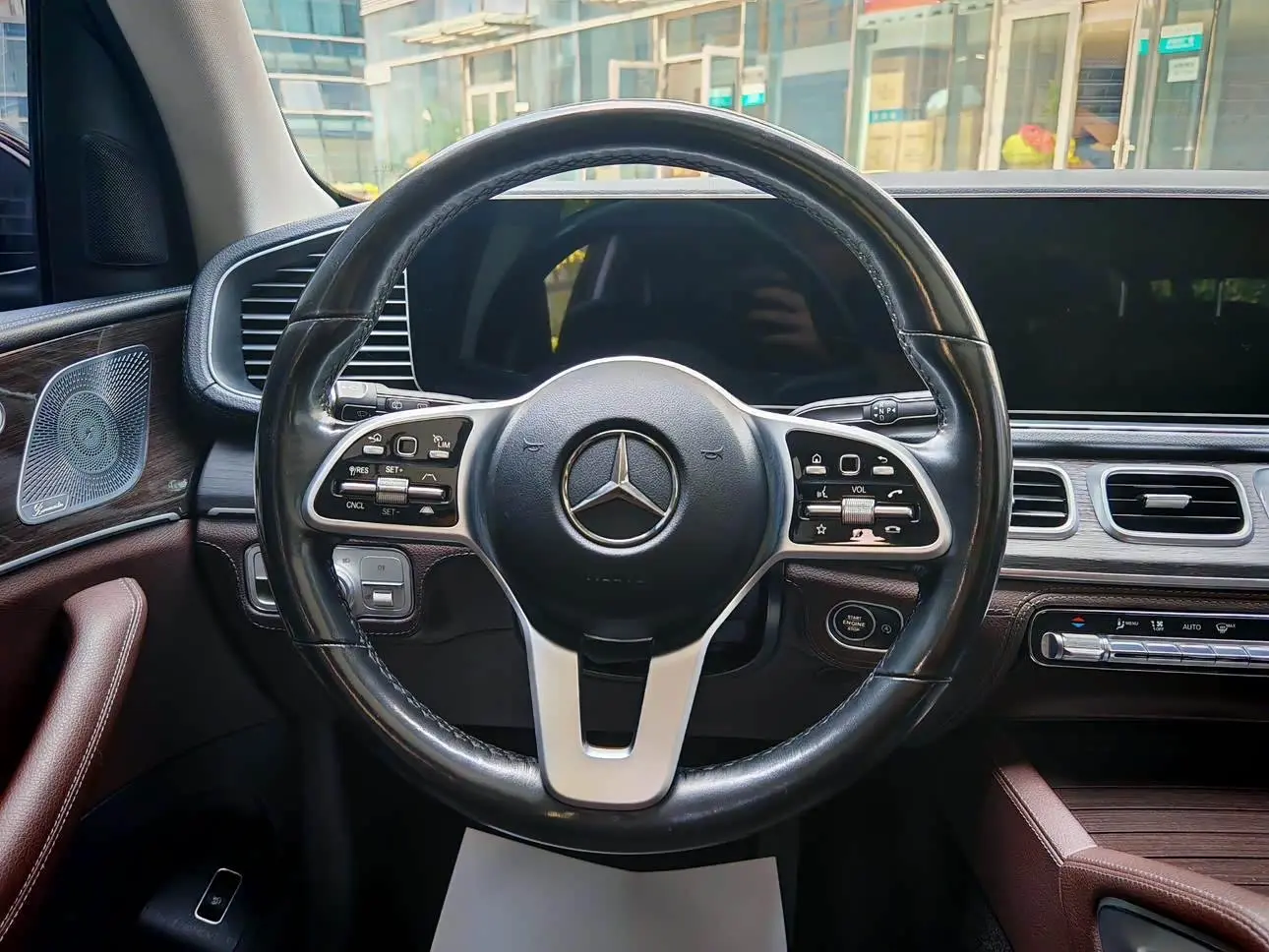 Mercedes-Benz GLS 2021 — Photo 18/18