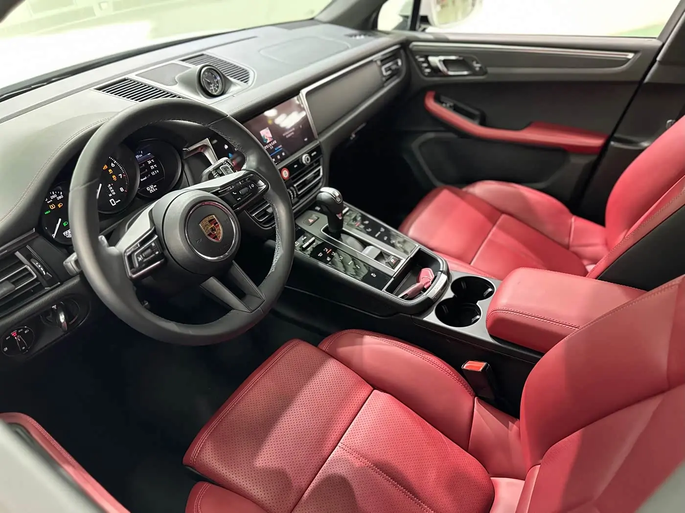 Porsche Macan 2025 — Şəkil 6/20