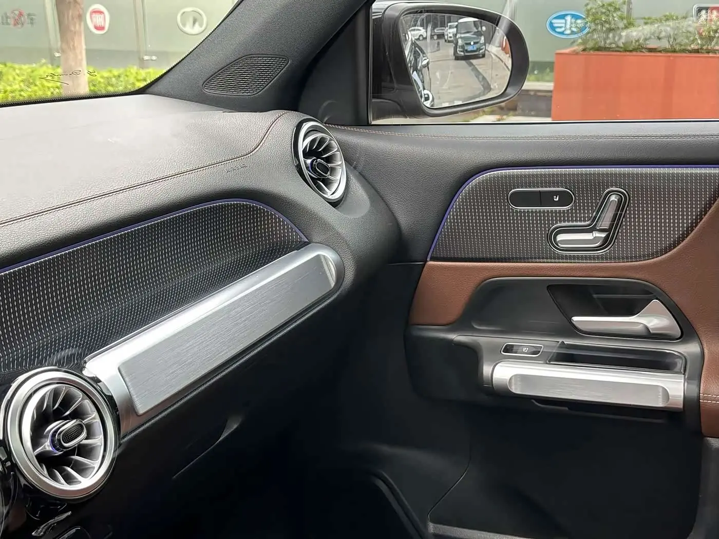 Mercedes-Benz GLB 2022 — Фото 20/20