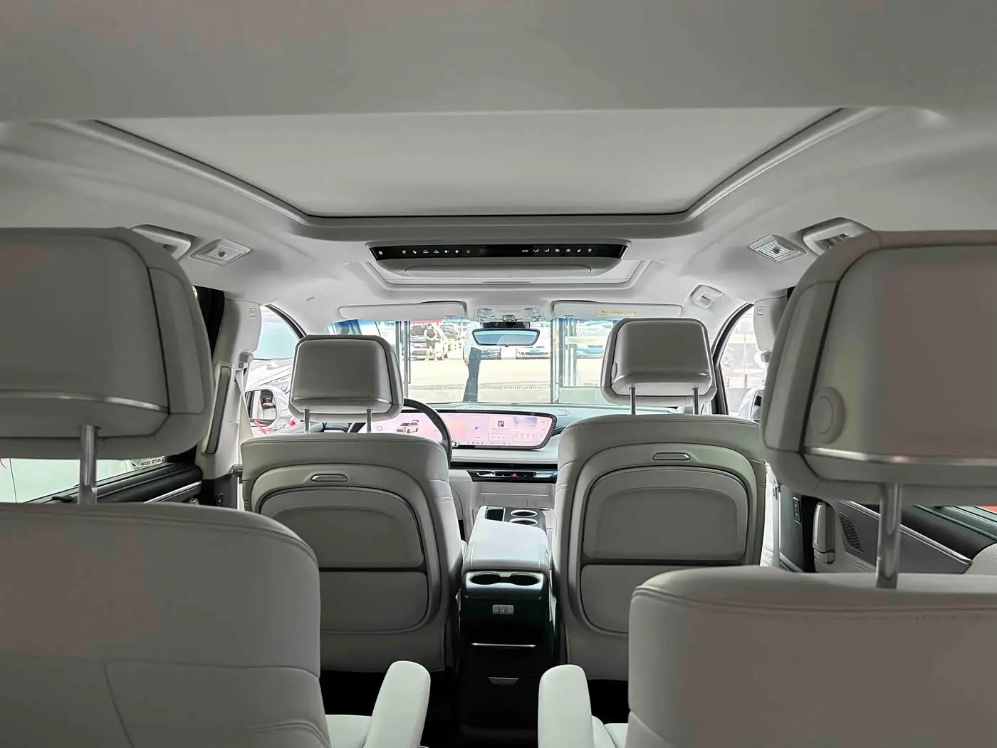 Buick GL8 New Energy 2024 — Photo 17/20