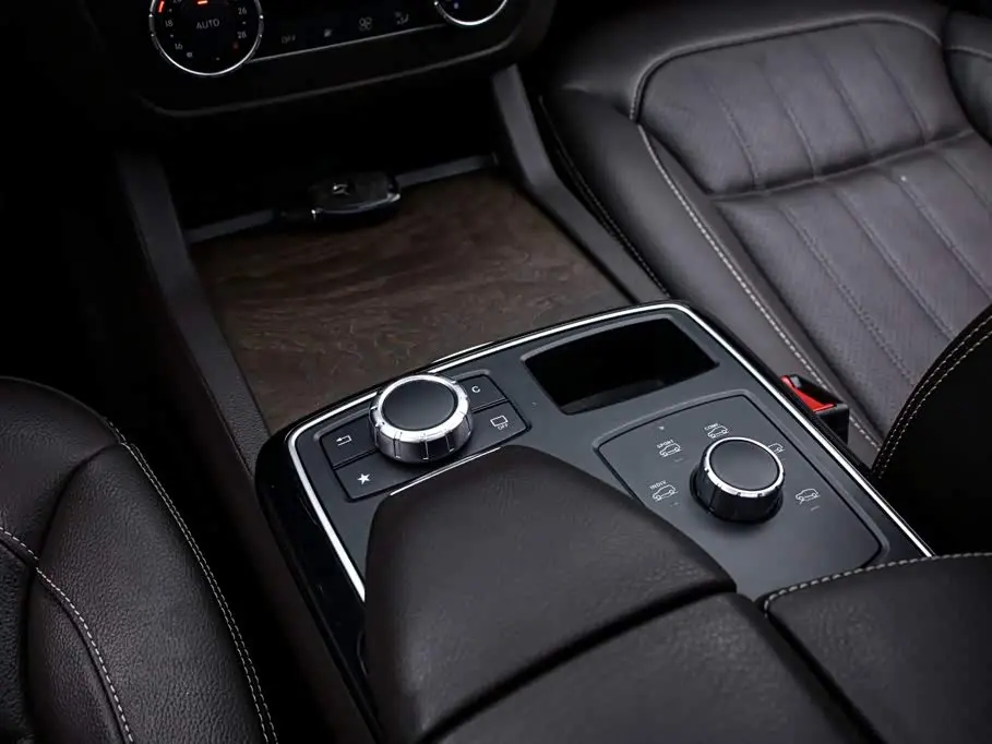 Mercedes-Benz GLE 2017 — Photo 11/20