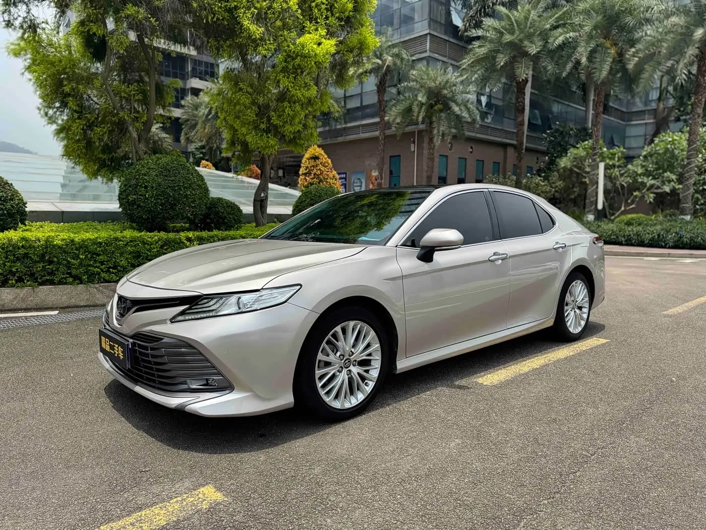 Toyota Camry 2019 — Photo 1/15