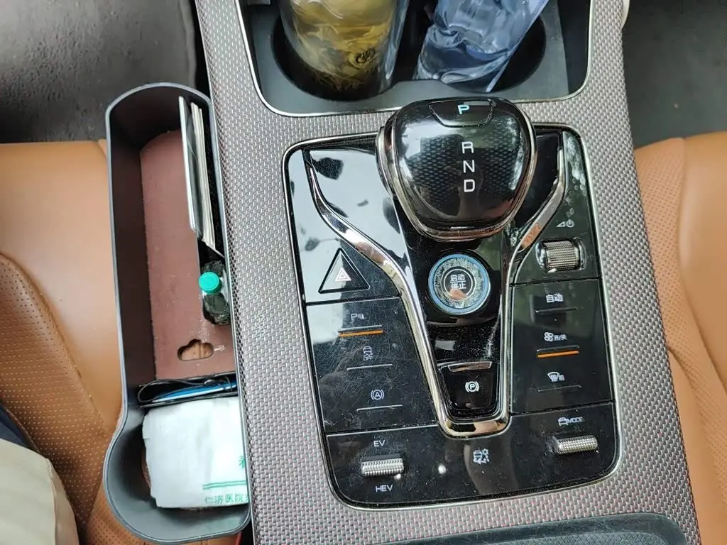 BYD Han 2022 — Photo 17/20