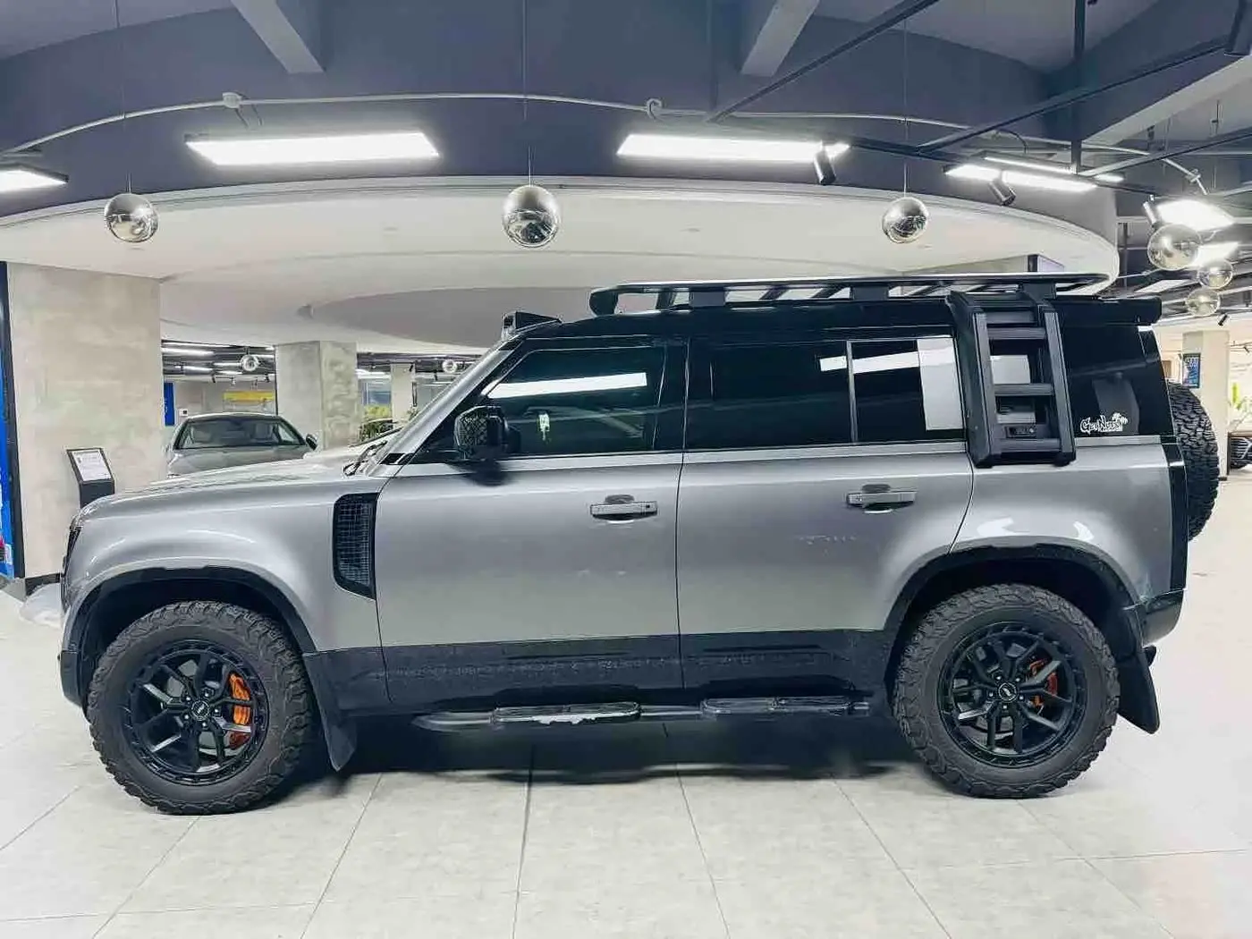 Land Rover Defender 2023 — Şəkil 3/9