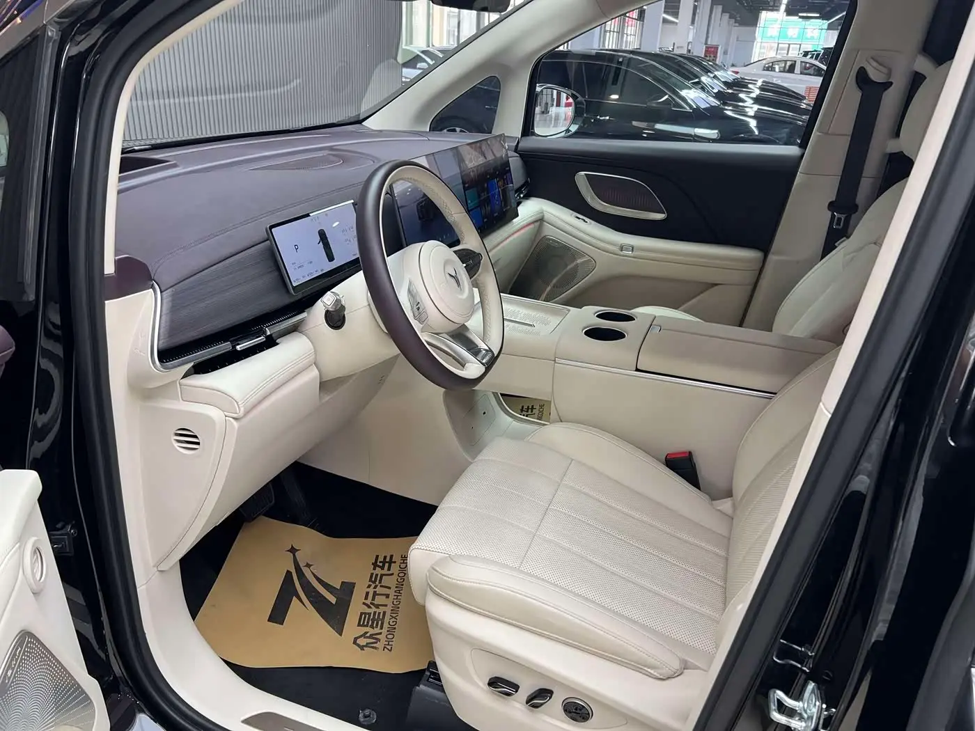 Voyah Auto Voyah Dreamer 2025 — Photo 14/20