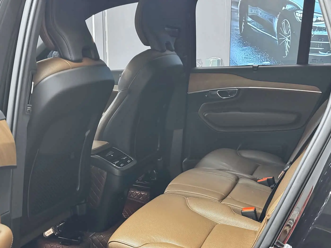 Volvo XC90 2022 — Photo 6/9