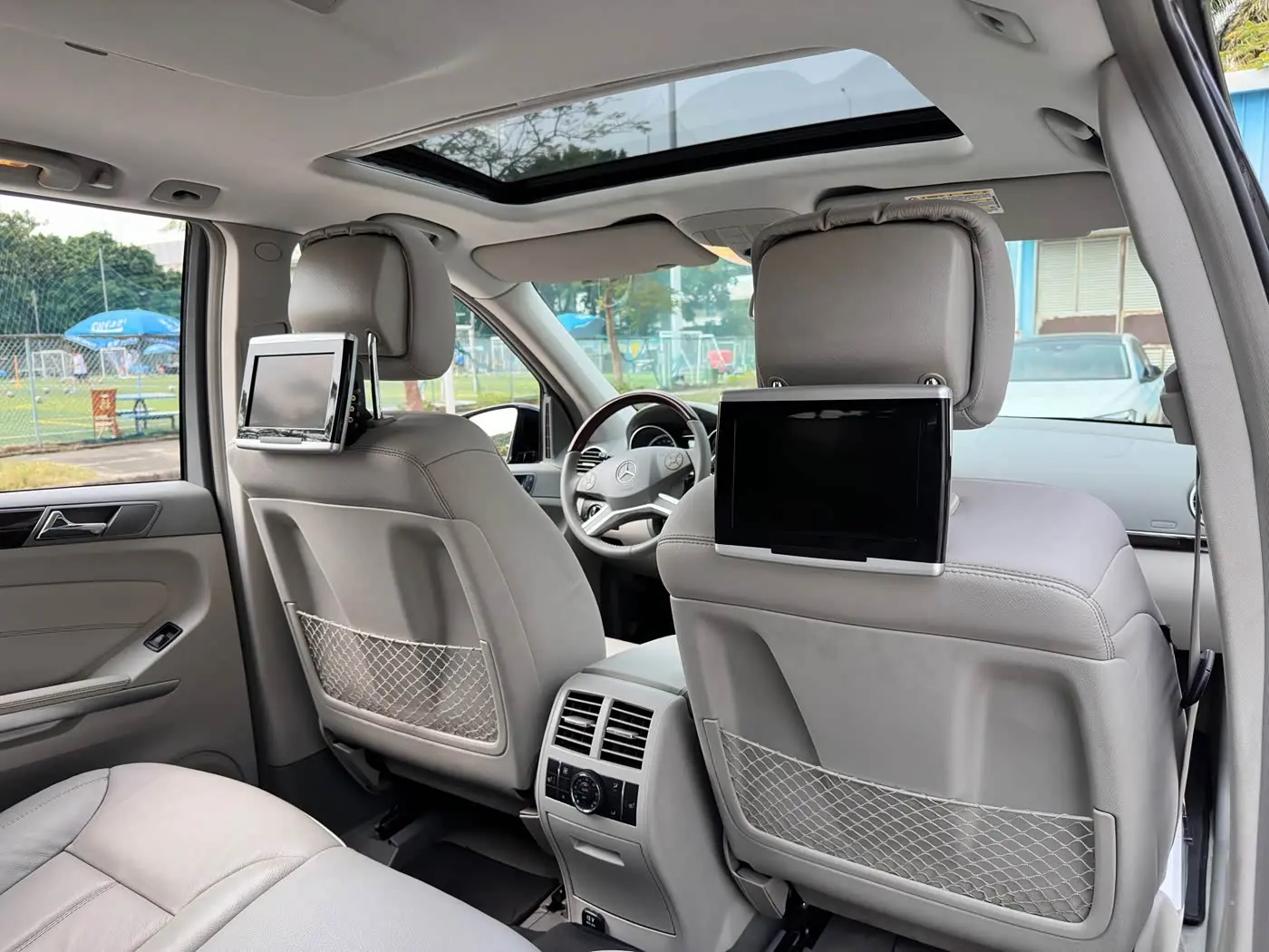 Mercedes-Benz GL-Class 2012 — Photo 19/20