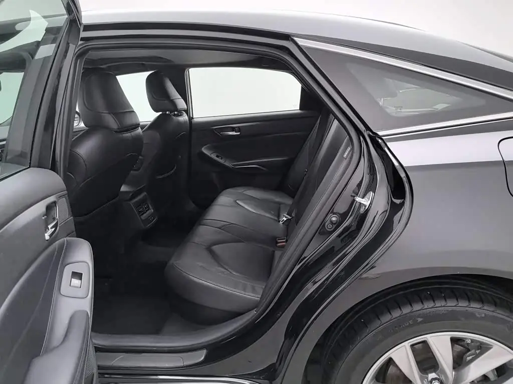 Toyota Avalon 2020 — Photo 15/20
