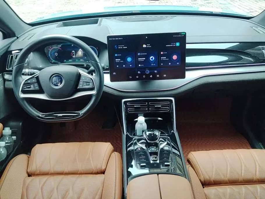 BYD Tang New Energy 2023 — Photo 12/16