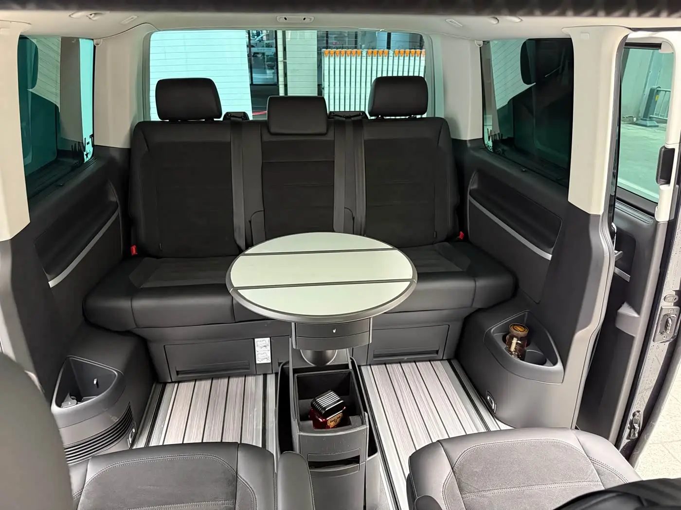 Volkswagen Multivan 2017 — Фото 12/20