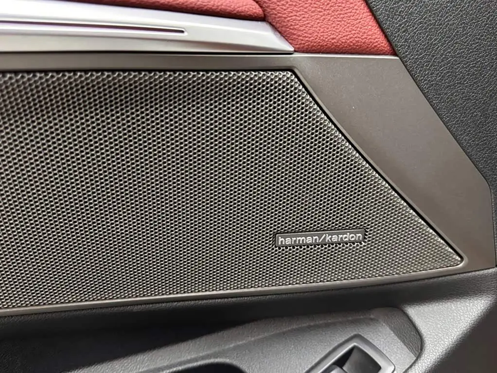 BMW 3 Series 2023 — Фото 15/16
