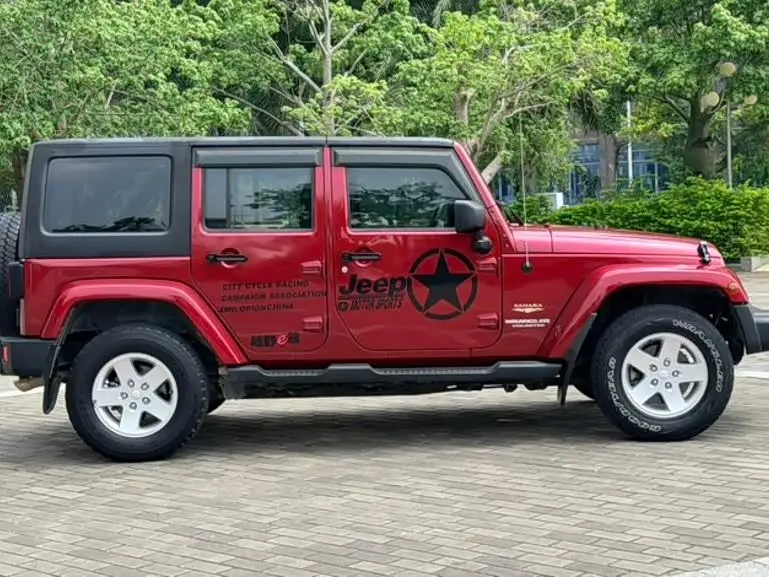 Jeep Wrangler 2012 — Фото 4/9