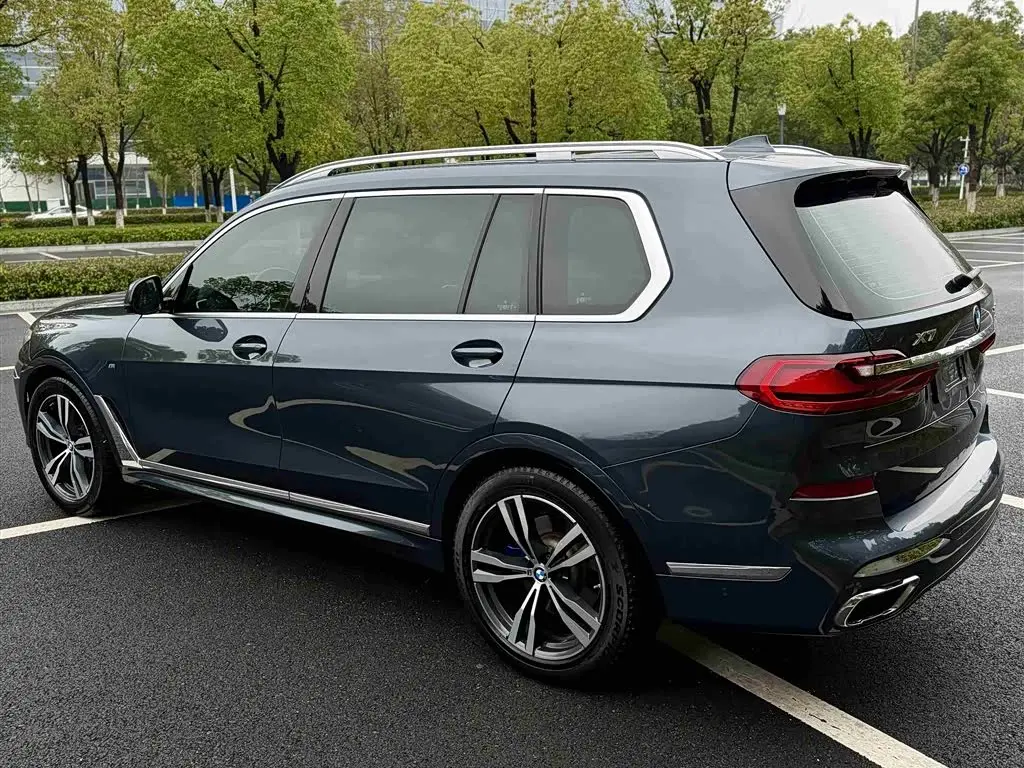 BMW X7 2021 — Photo 7/20