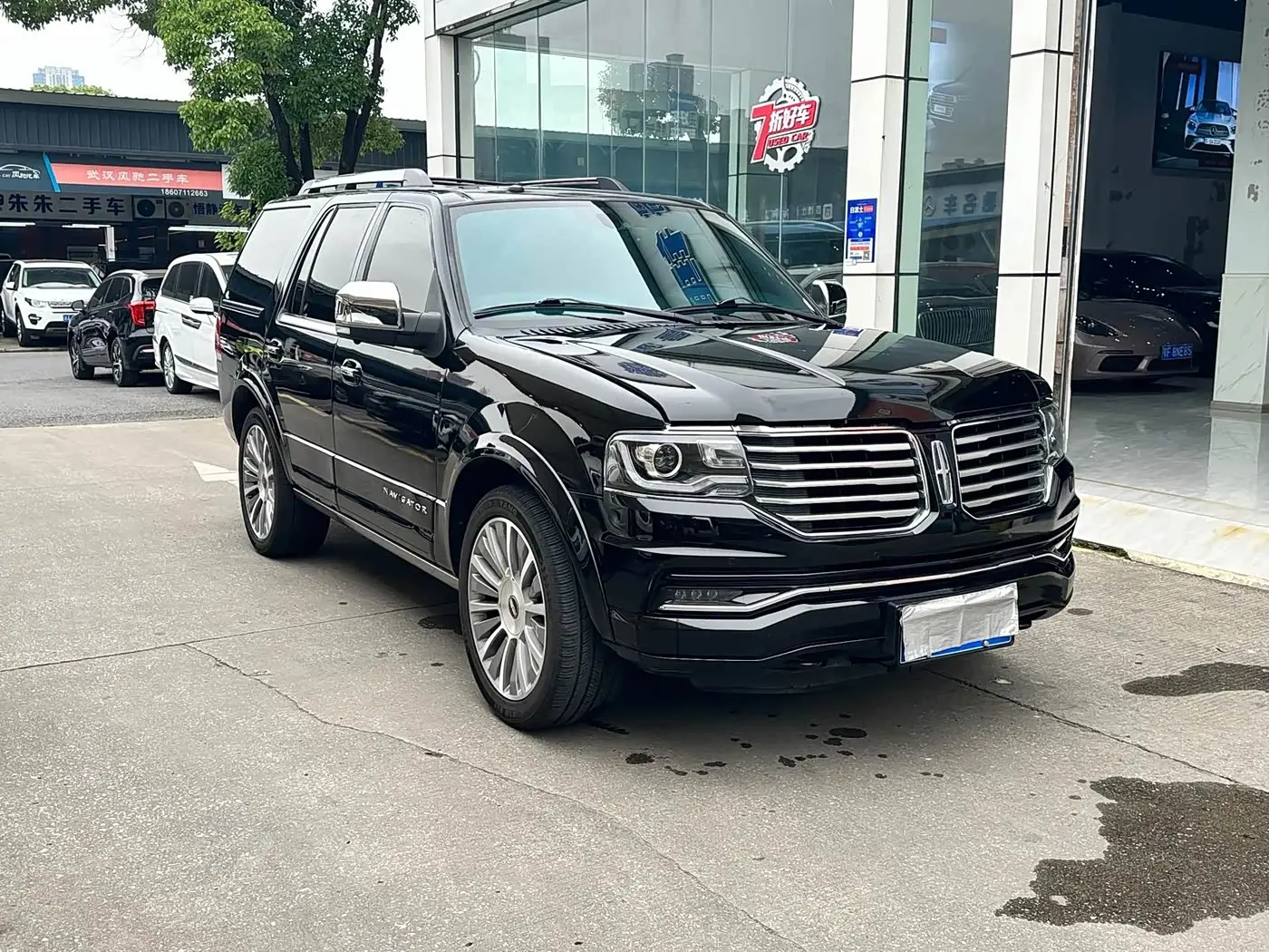 Lincoln Navigator 2017 — Photo 3/16