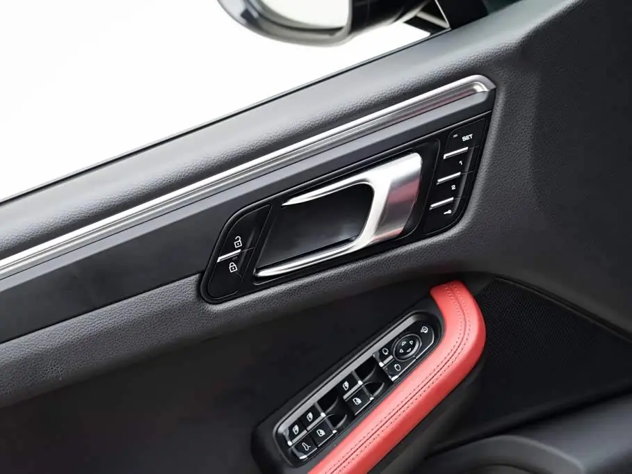 Porsche Macan 2023 — Photo 15/20
