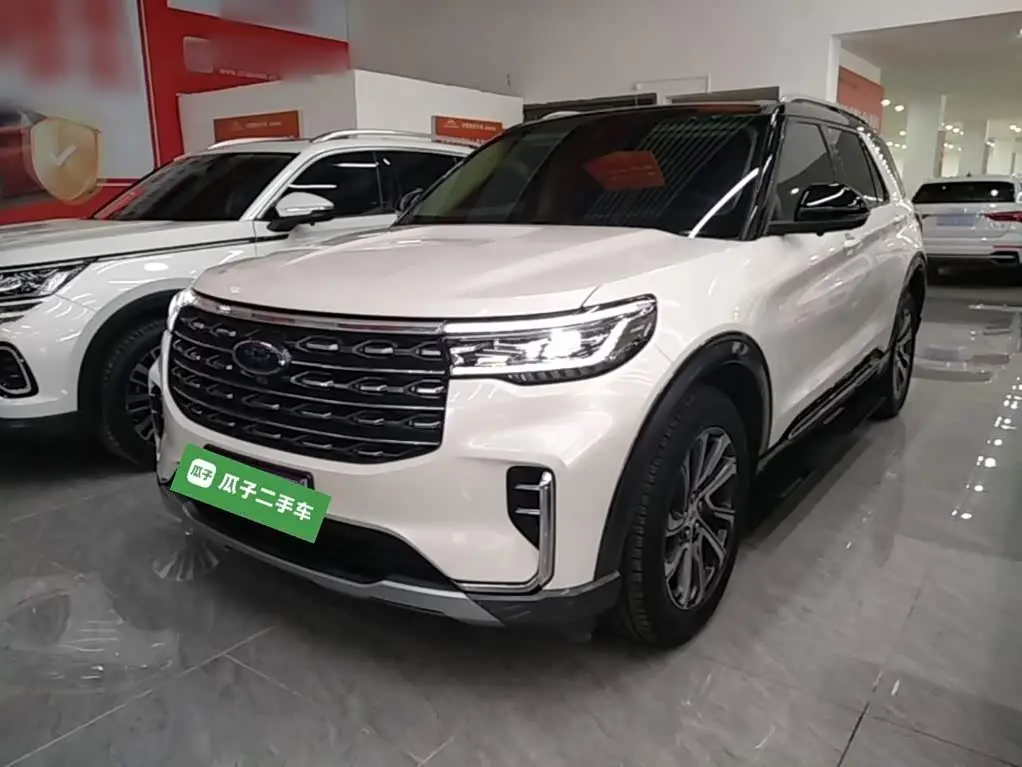 Ford Explorer 2022 — Photo 2/20
