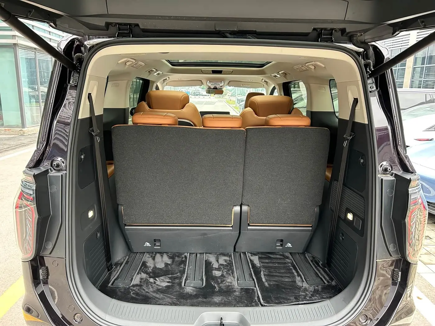 Hongqi HQ9 PHEV 2024 — Şəkil 11/16