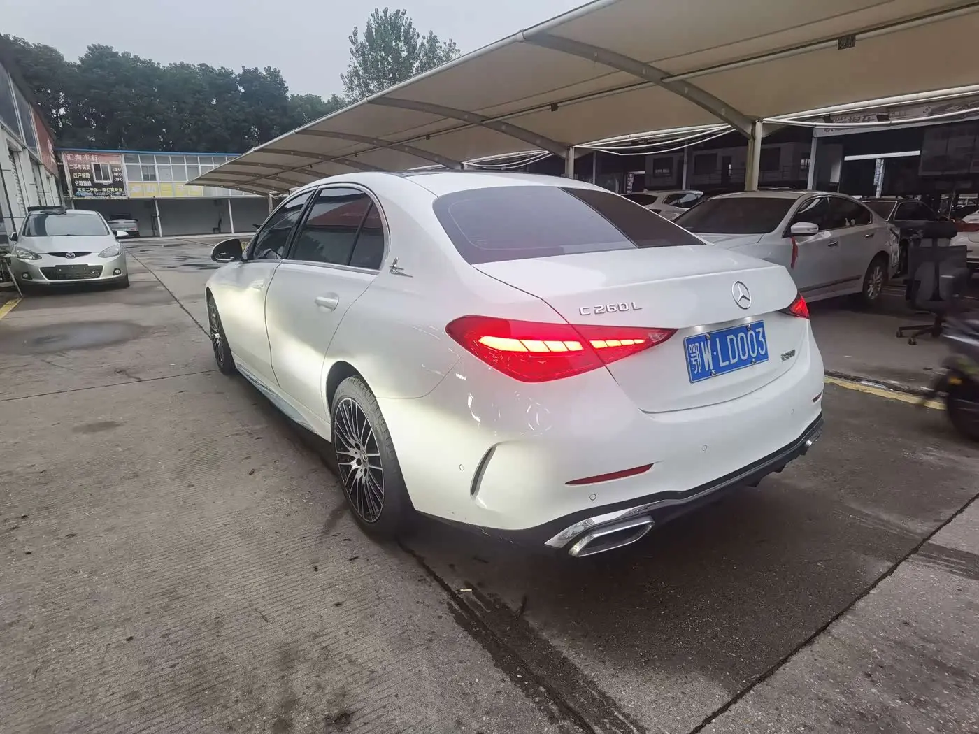 Mercedes-Benz C-Class 2025 — Photo 16/17