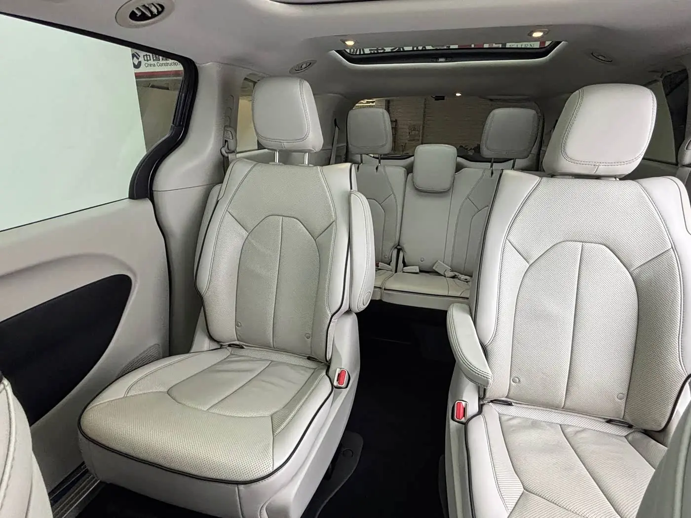 Chrysler Grand Caravan PHEV 2020 — Şəkil 13/18