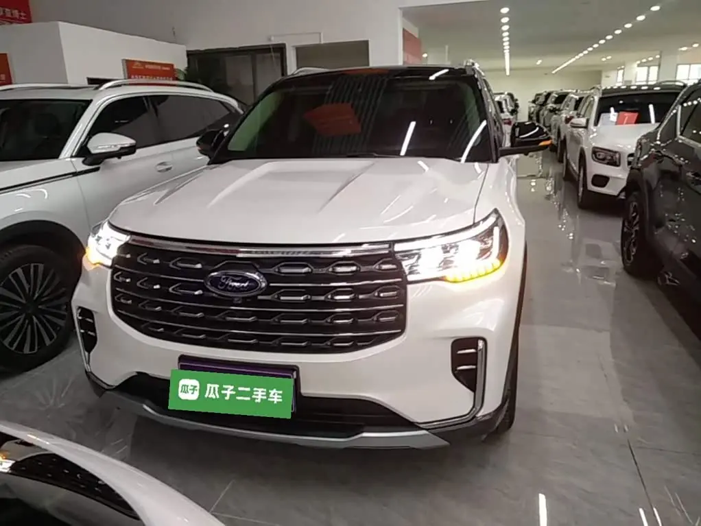 Ford Explorer 2022 — Photo 3/20