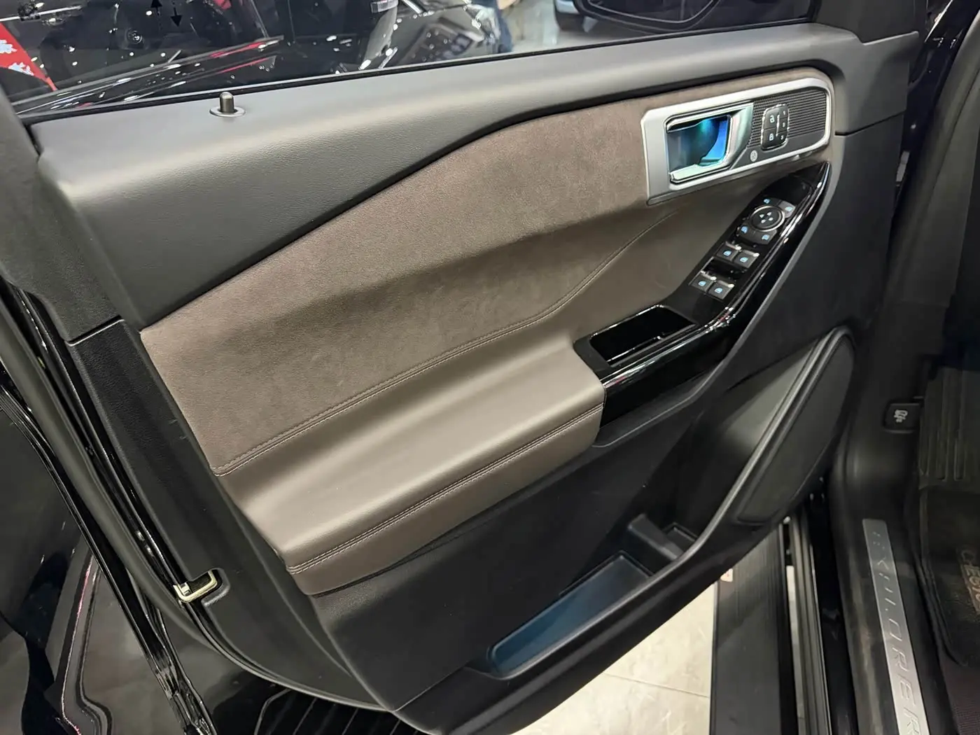 Ford Explorer 2025 — Фото 12/16