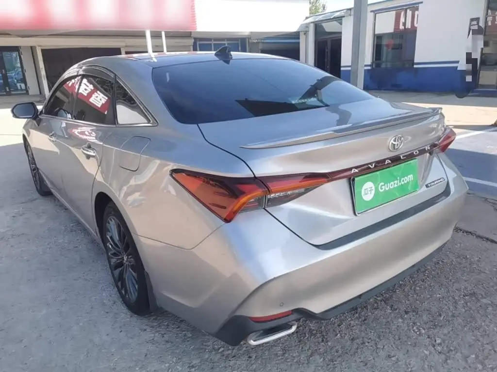 Toyota Avalon 2019 — Photo 5/20