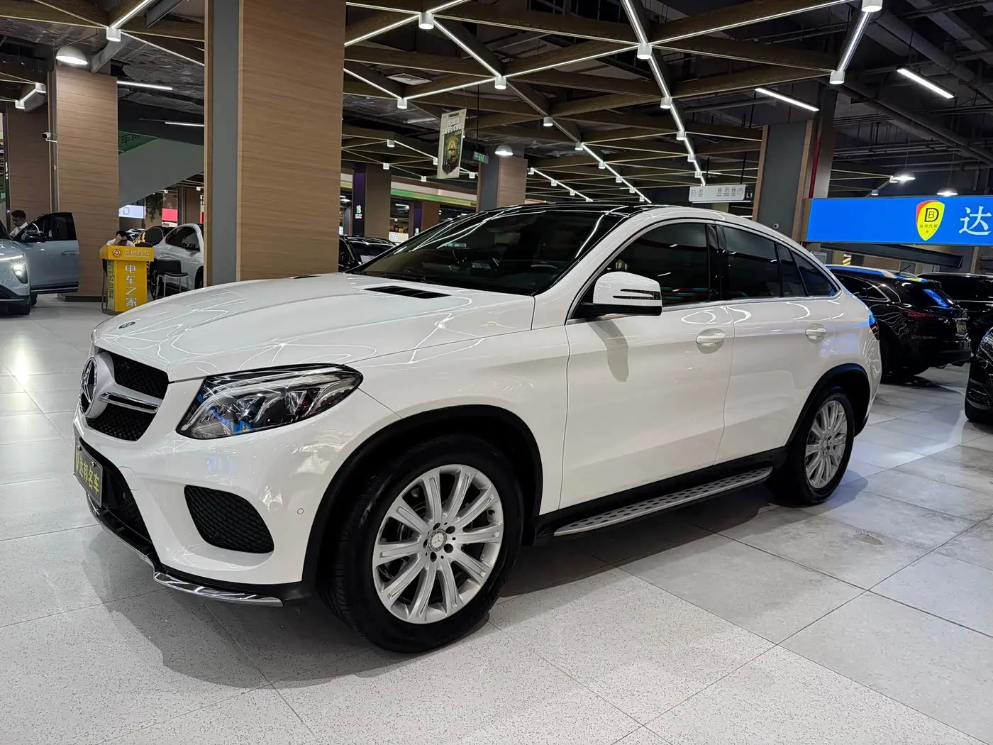 Mercedes-Benz GLE Coupe 2017 — Photo 4/16