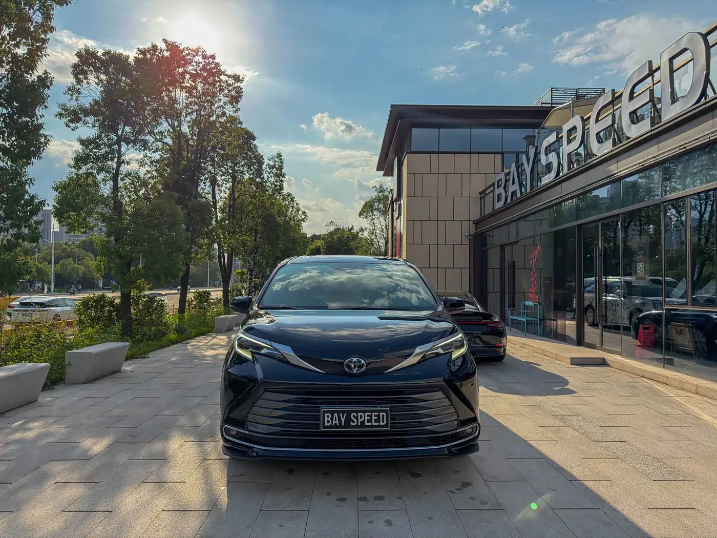 Toyota Sienna 2022 — Photo 2/13