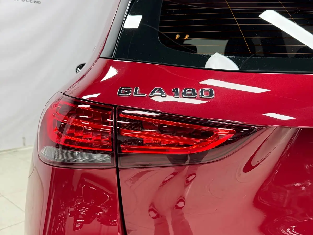 Mercedes-Benz GLA 2022 — Photo 9/20