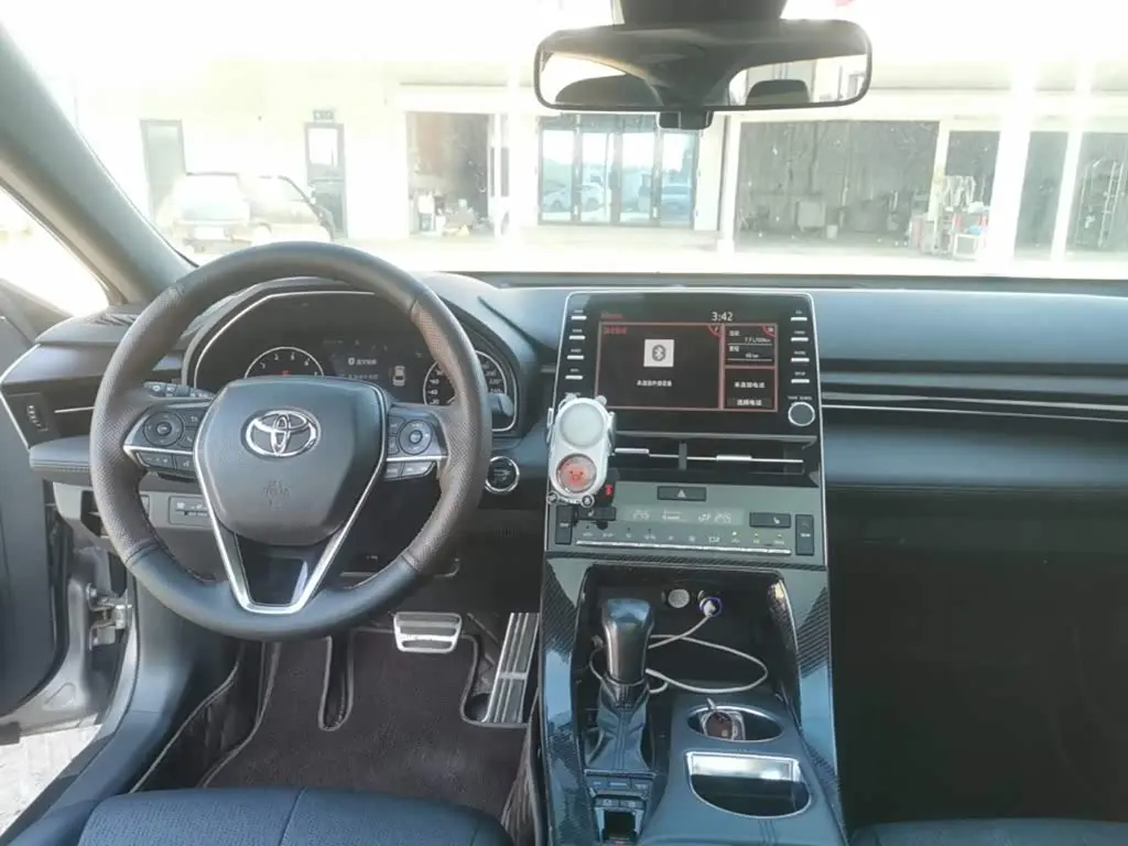 Toyota Avalon 2019 — Photo 10/20