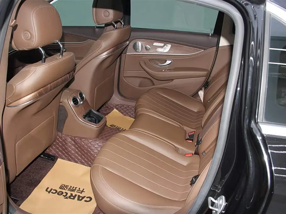 Mercedes-Benz E-Class 2022 — Фото 20/20