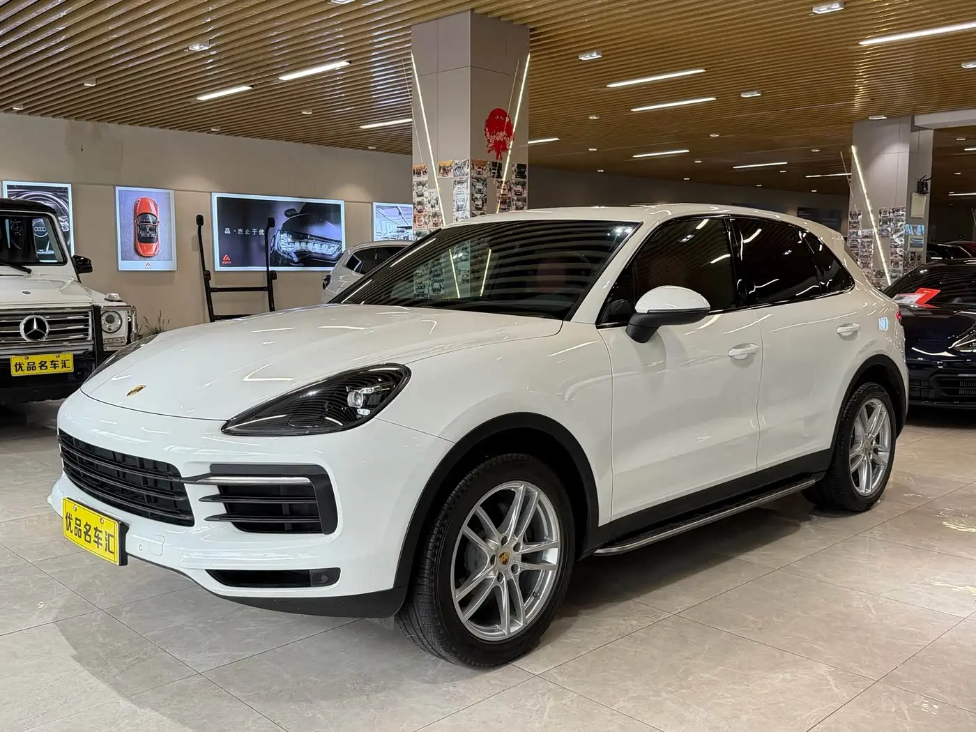 Porsche Cayenne 2019 — Фото 1/20