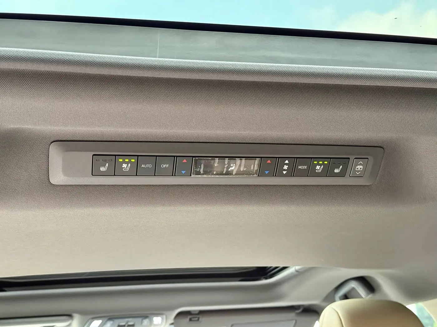 Toyota Granvia 2023 — Şəkil 16/20