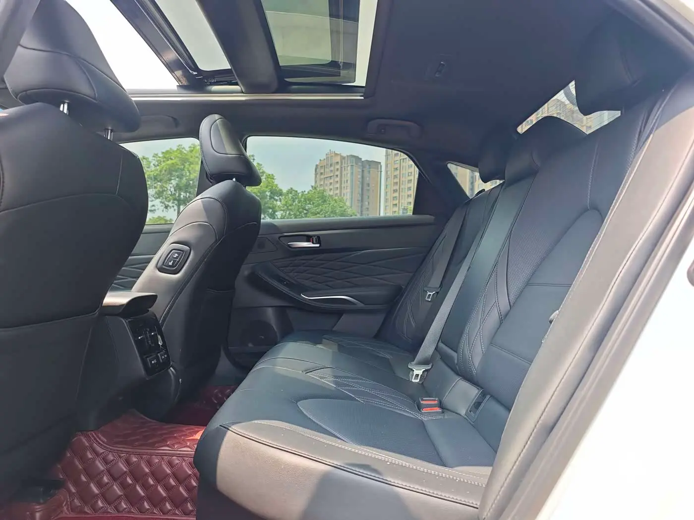 Toyota Avalon 2023 — Photo 5/15