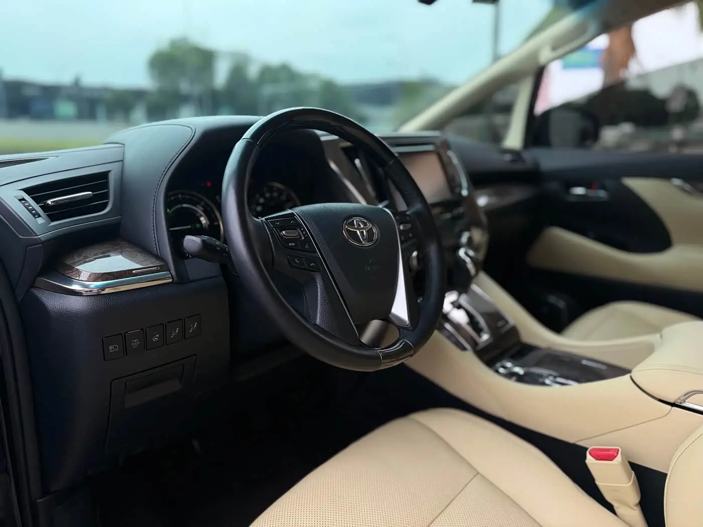 Toyota Vellfire 2020 — Photo 4/20