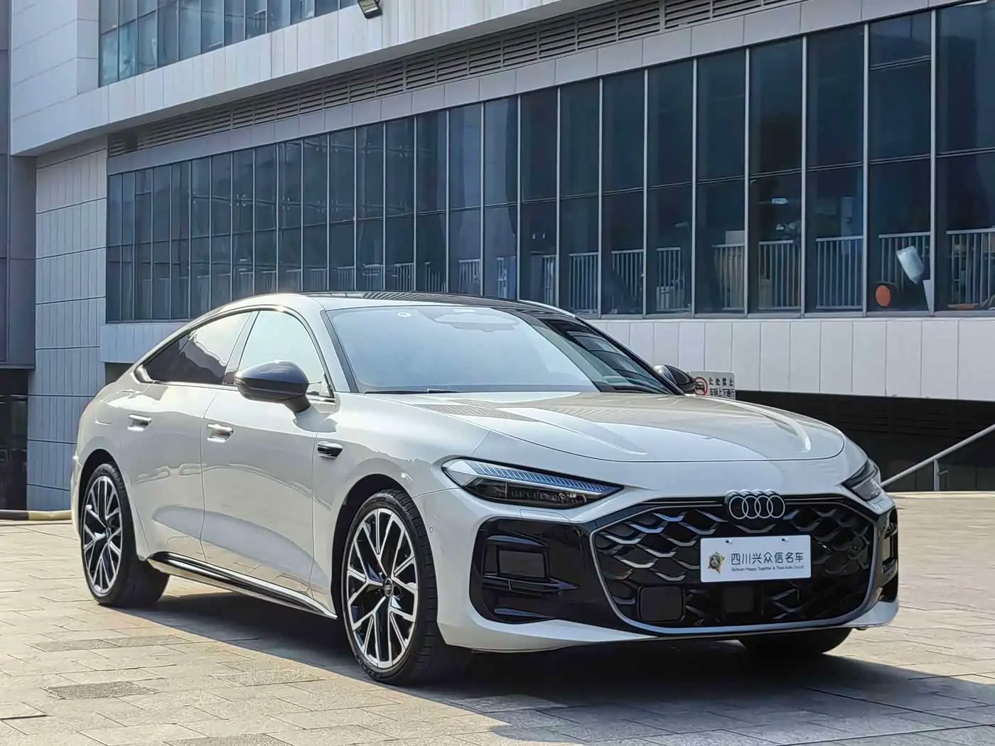 Audi A5L Sportback 2025 — Фото 4/20