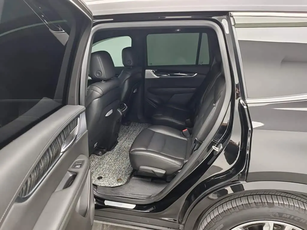 Cadillac XT6 2024 — Photo 8/14