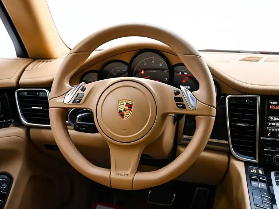 Porsche Panamera 2014 — Photo 14/20