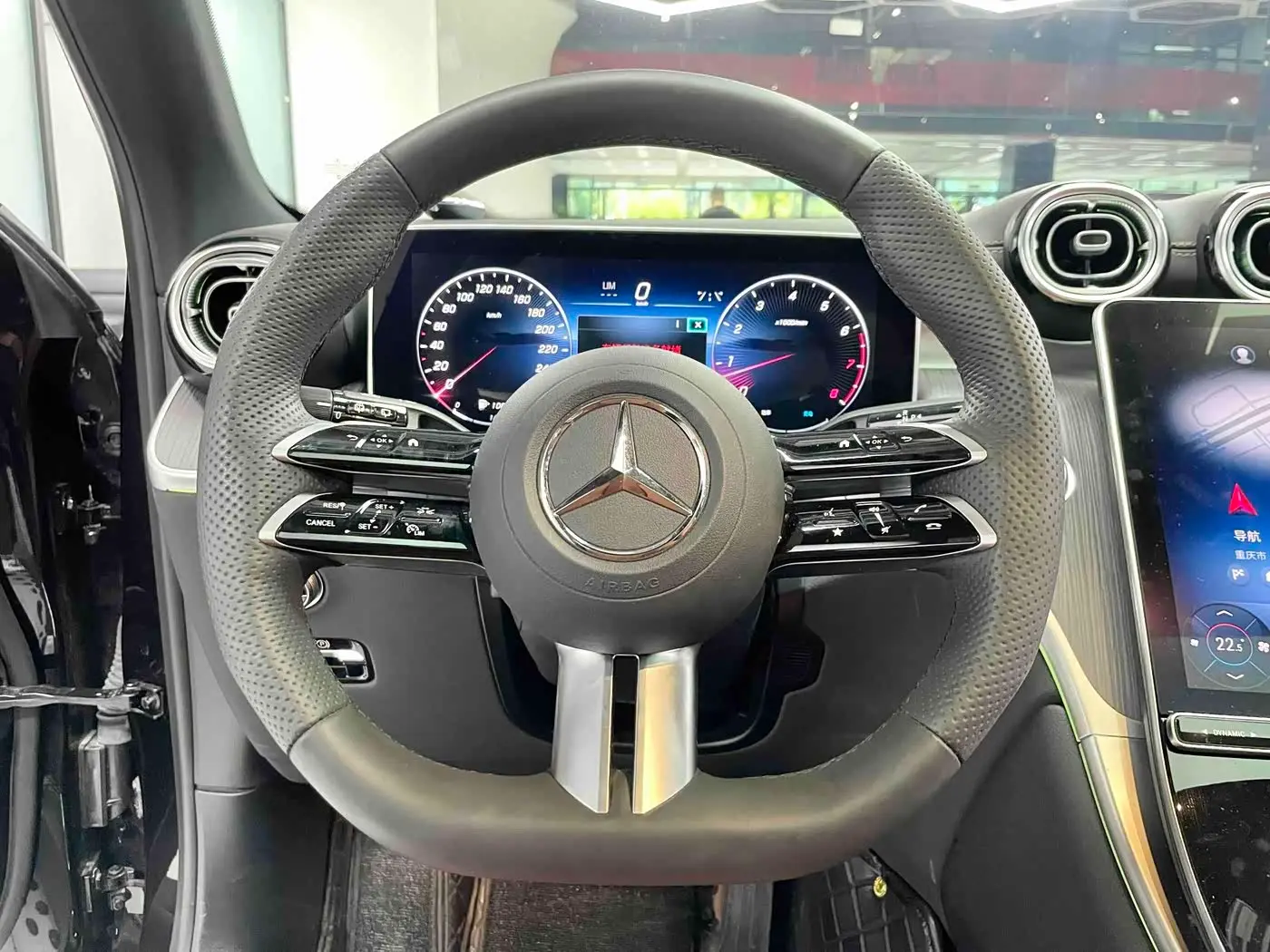 Mercedes-Benz GLC 2024 — Photo 15/17
