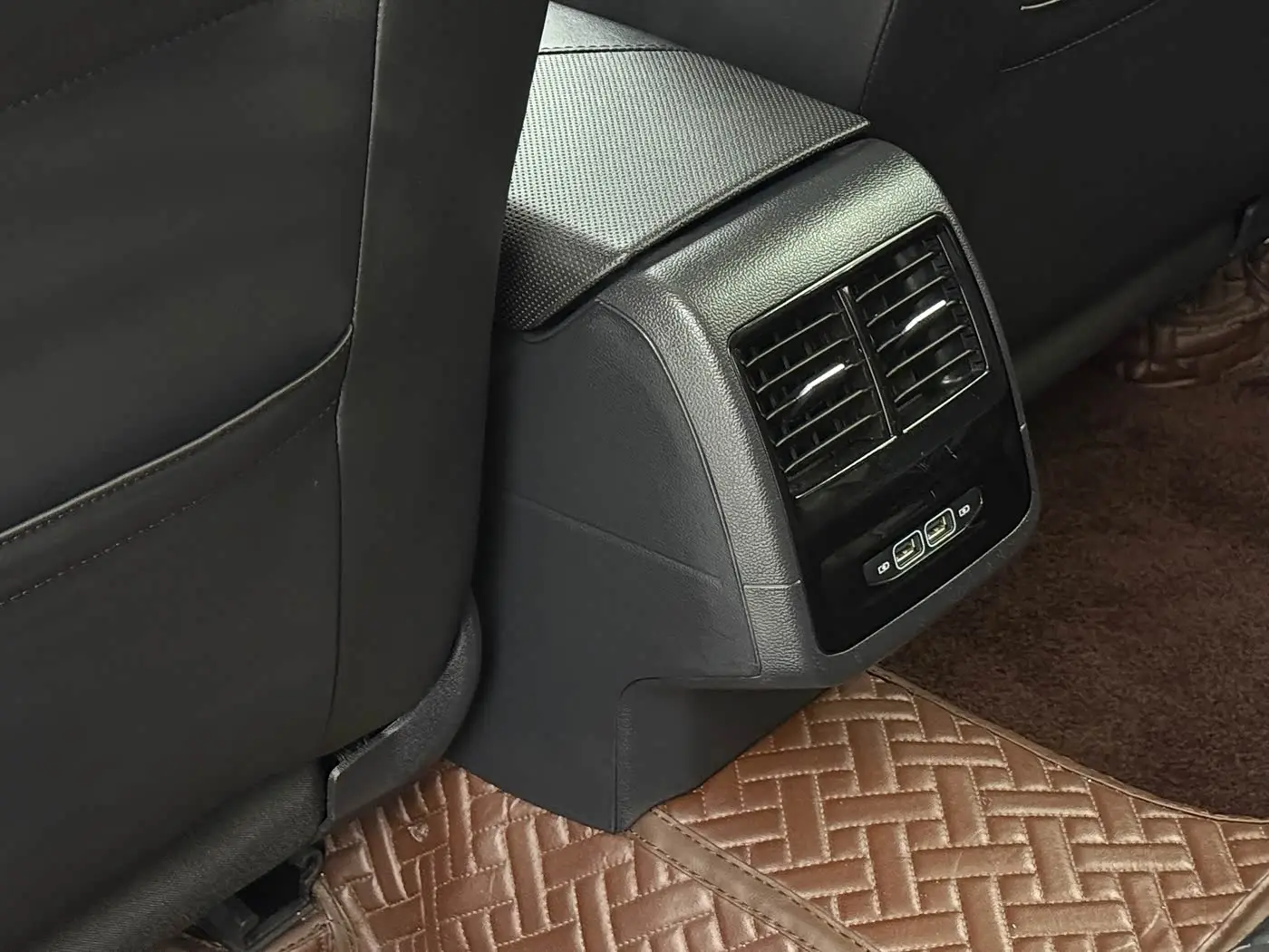 Volkswagen Sagitar 2022 — Photo 19/20