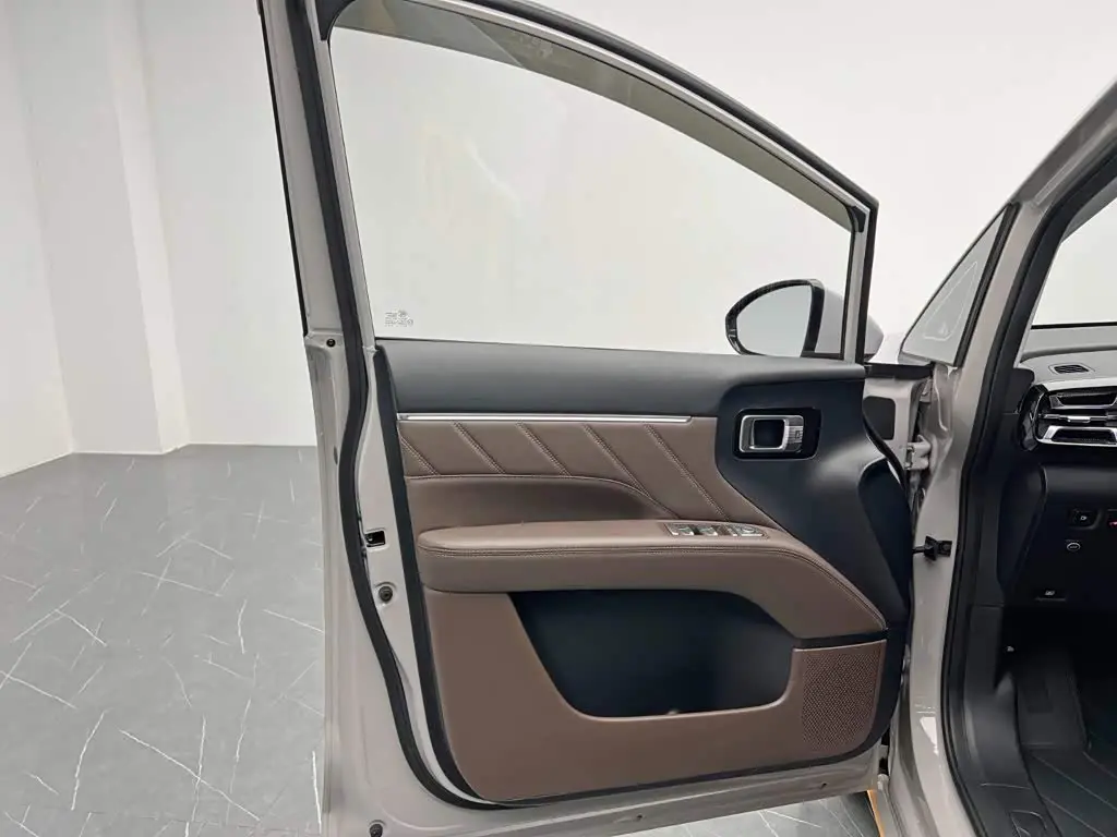 Wuling Motors Xingguang 730 New Energy 2025 — Фото 14/20