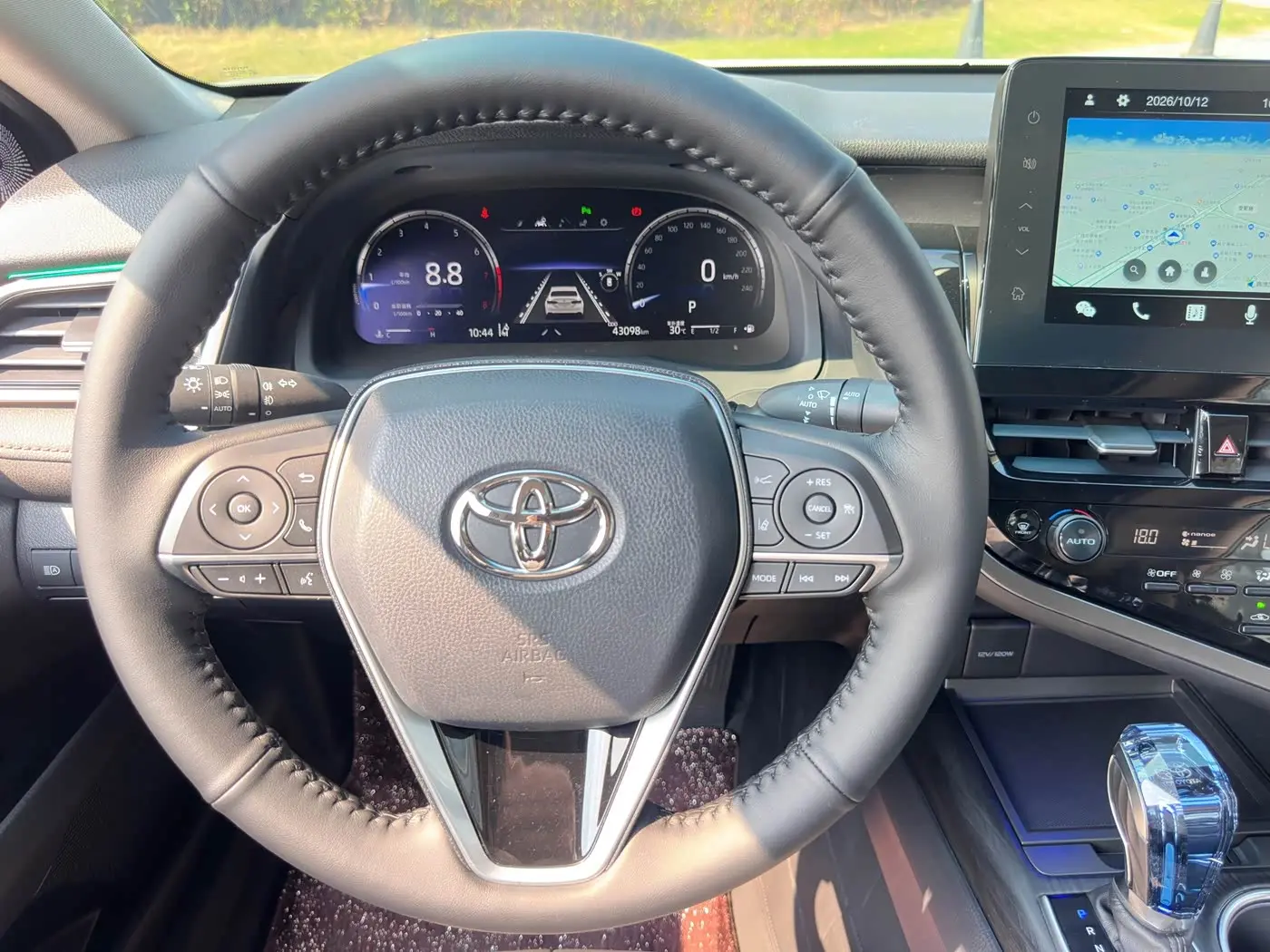 Toyota Camry 2022 — Photo 12/18