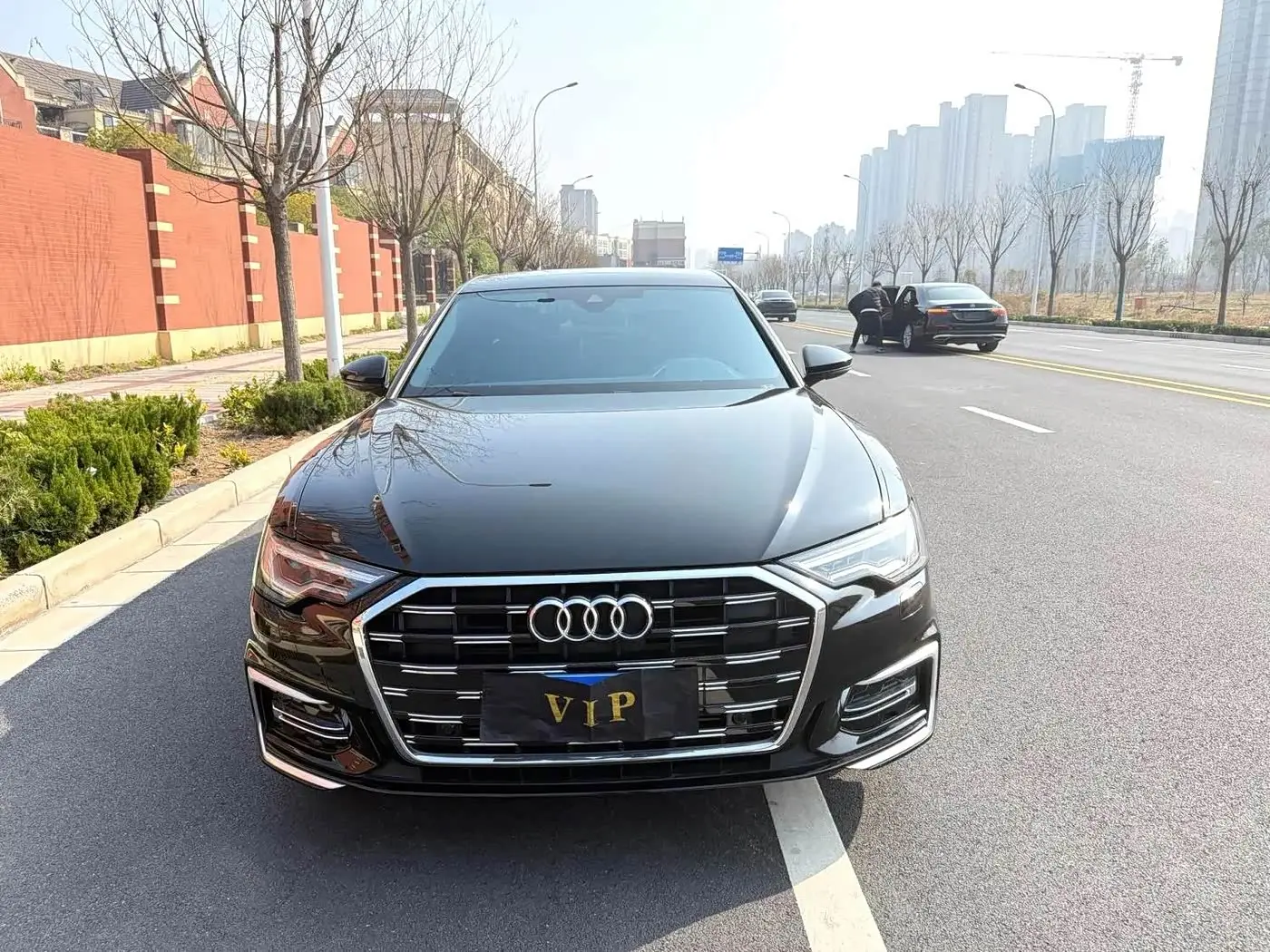 Audi A6L 2023 — Photo 2/15